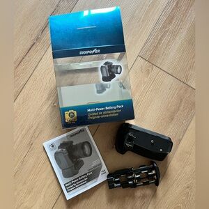 New in box DigiPower PGR-CNE9 Power Grip for Canon EOS 60D